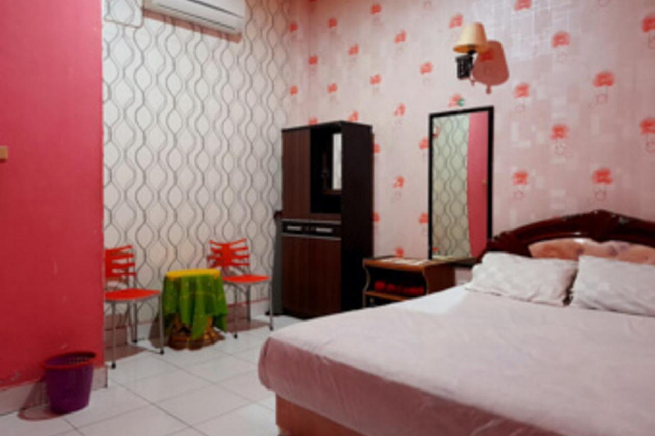 Hotel Rosichan Bau Bau Mitra Reddoorz Baubau Екстер'єр фото