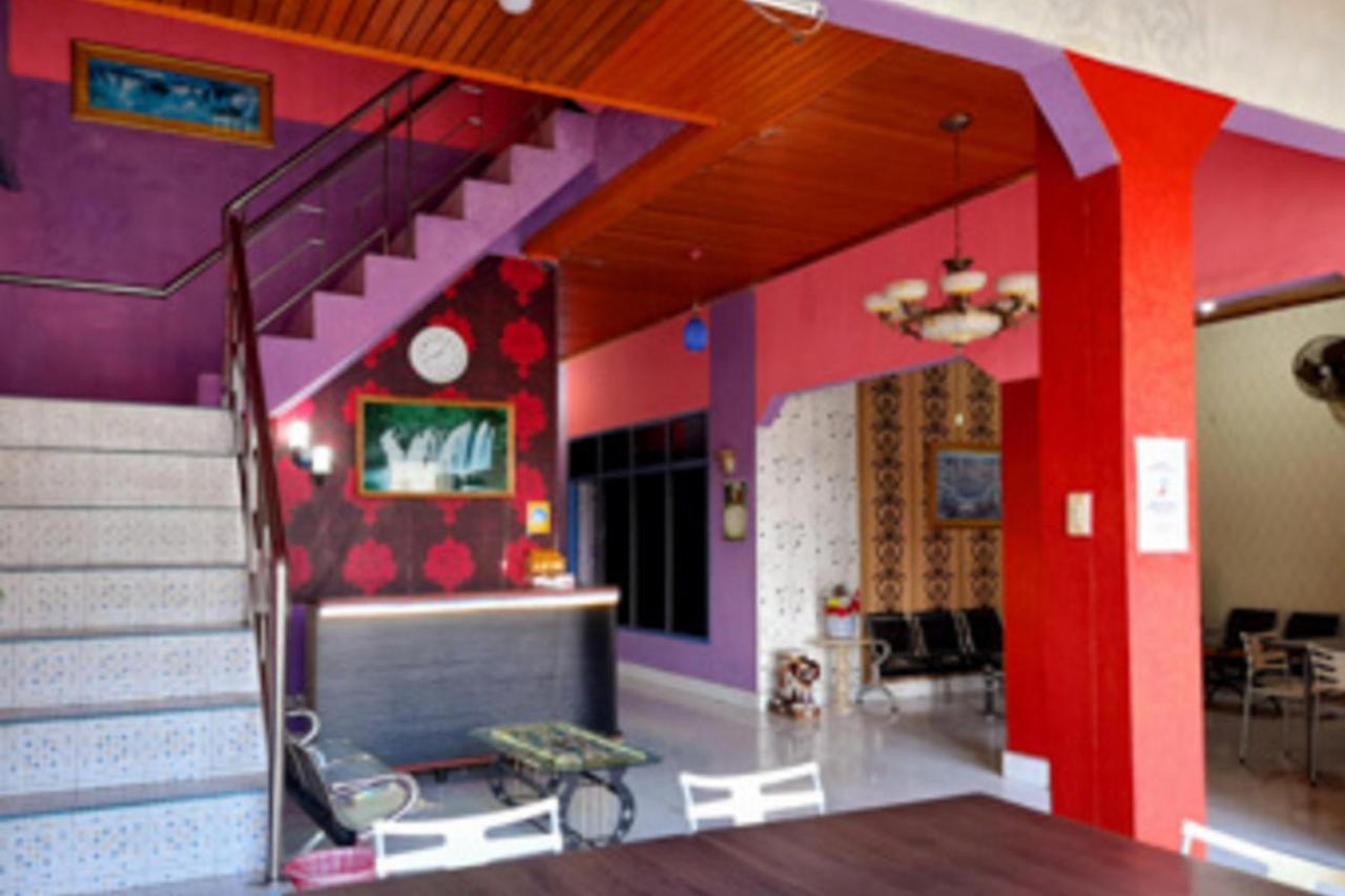 Hotel Rosichan Bau Bau Mitra Reddoorz Baubau Екстер'єр фото